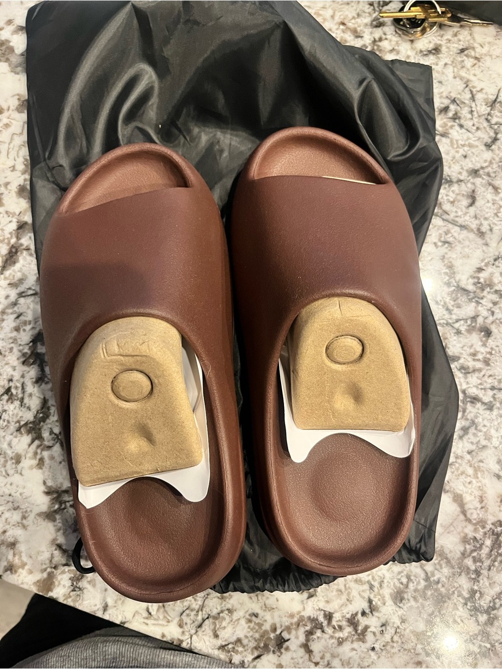 woman’s sz 8 slides
